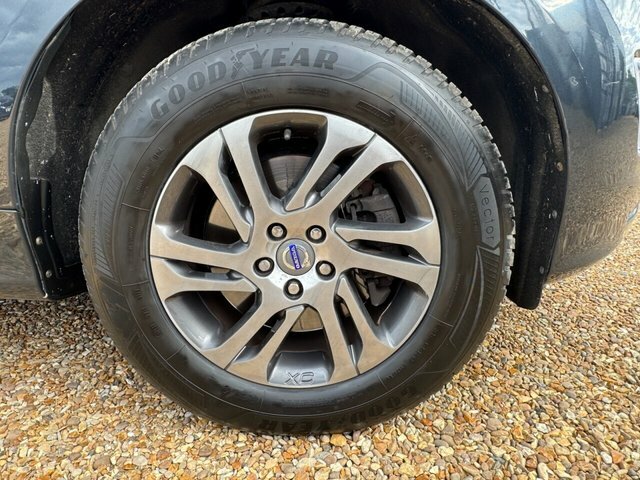 Volvo XC60 D4 Se White #46