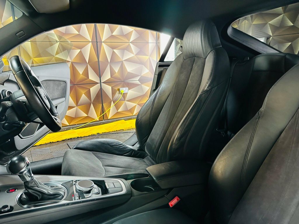 Audi TT 2L Sport Black #3