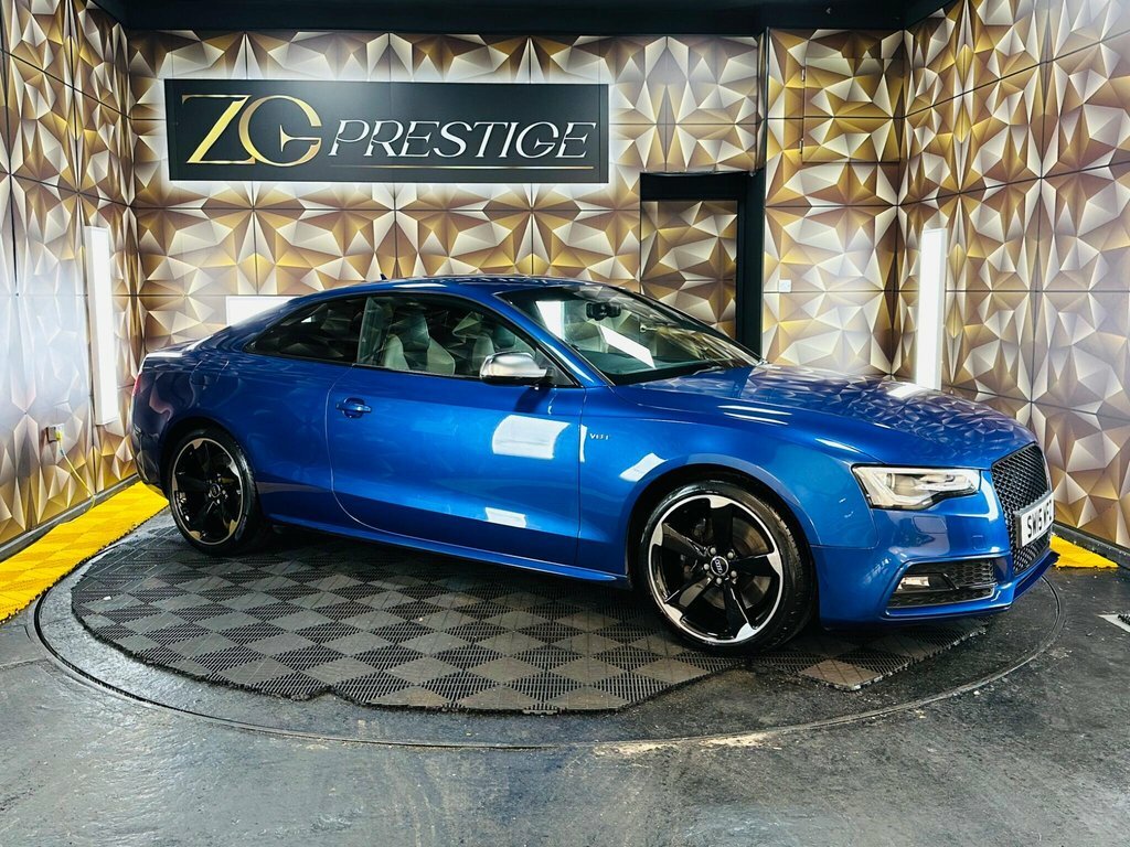 Audi S5 3L Black Edition Blue