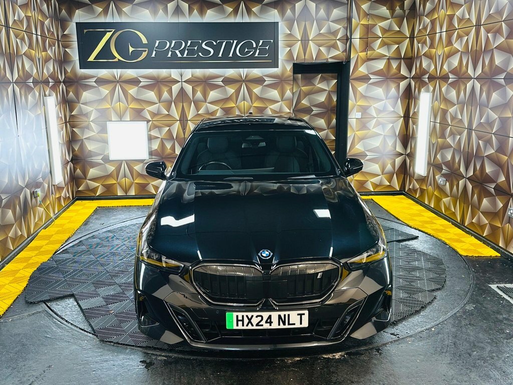 BMW i5 Saloon Black #2