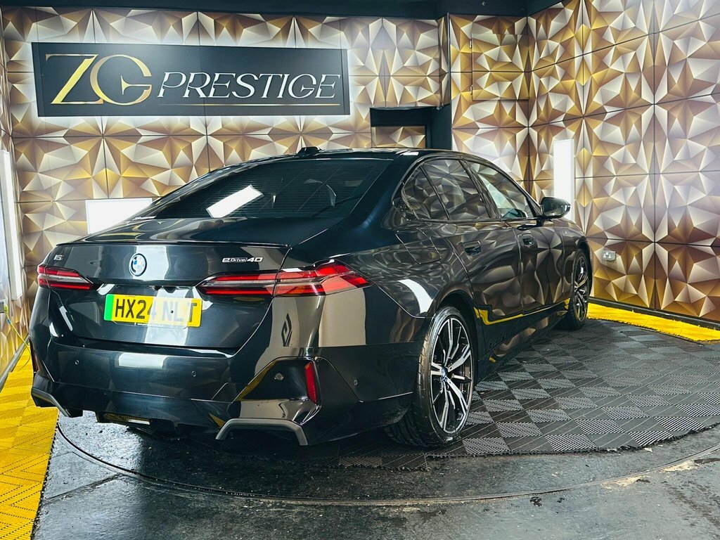 BMW i5 Saloon Black #6
