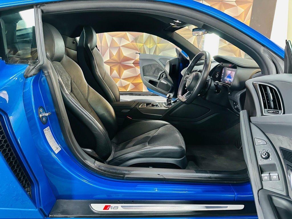 Audi R8 V10 Performance Carbon Black Quattro Blue #65