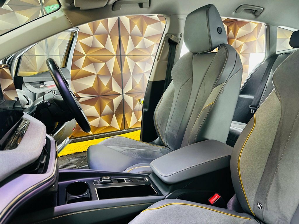 Skoda ENYAQ Suv Silver #3
