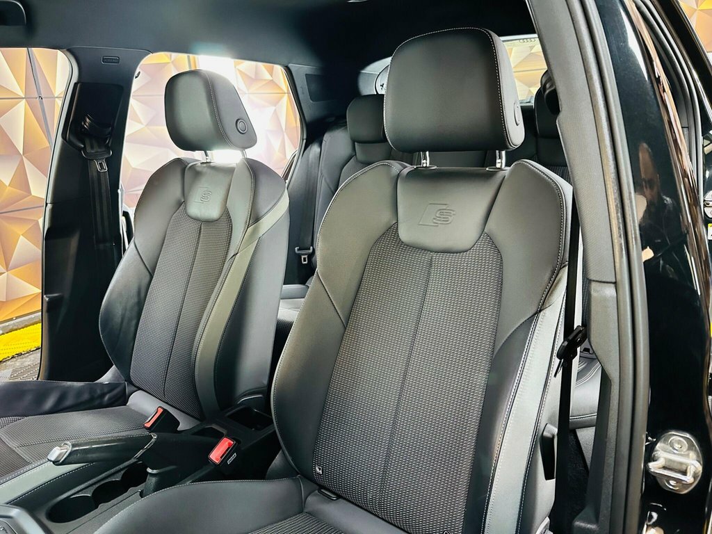 Audi A1 2L S Line Competition Black #6