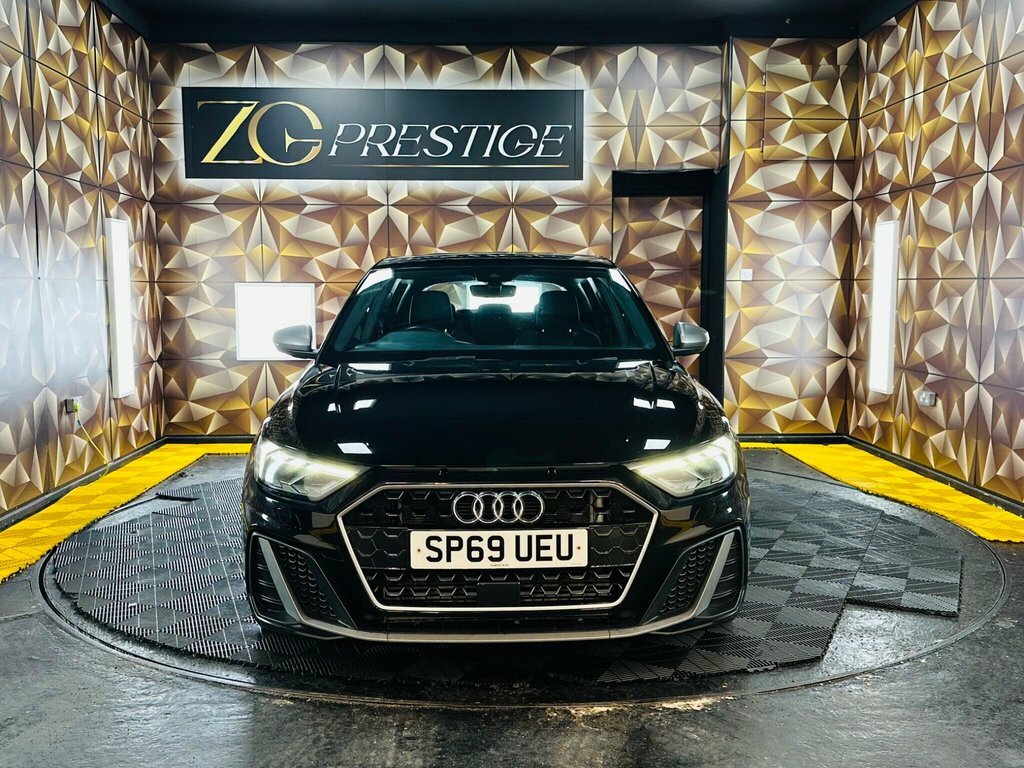 Audi A1 2L S Line Competition Black