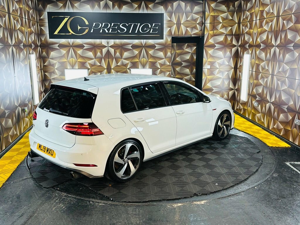 Volkswagen Golf 2L Gti Performance White #6