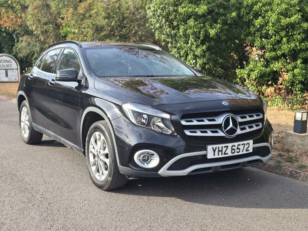 Mercedes-Benz GLA Class Se Black #4
