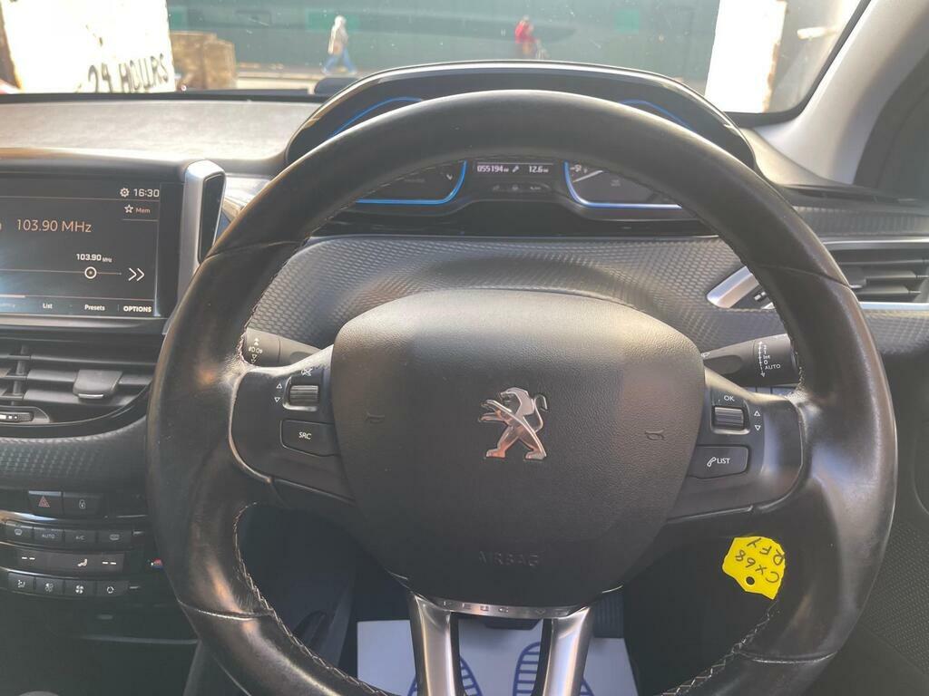 Peugeot 2008 1.2 Puretech Allure Red #26