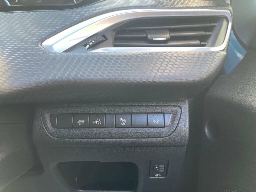 Peugeot 2008 1.2 Puretech Allure Red #24