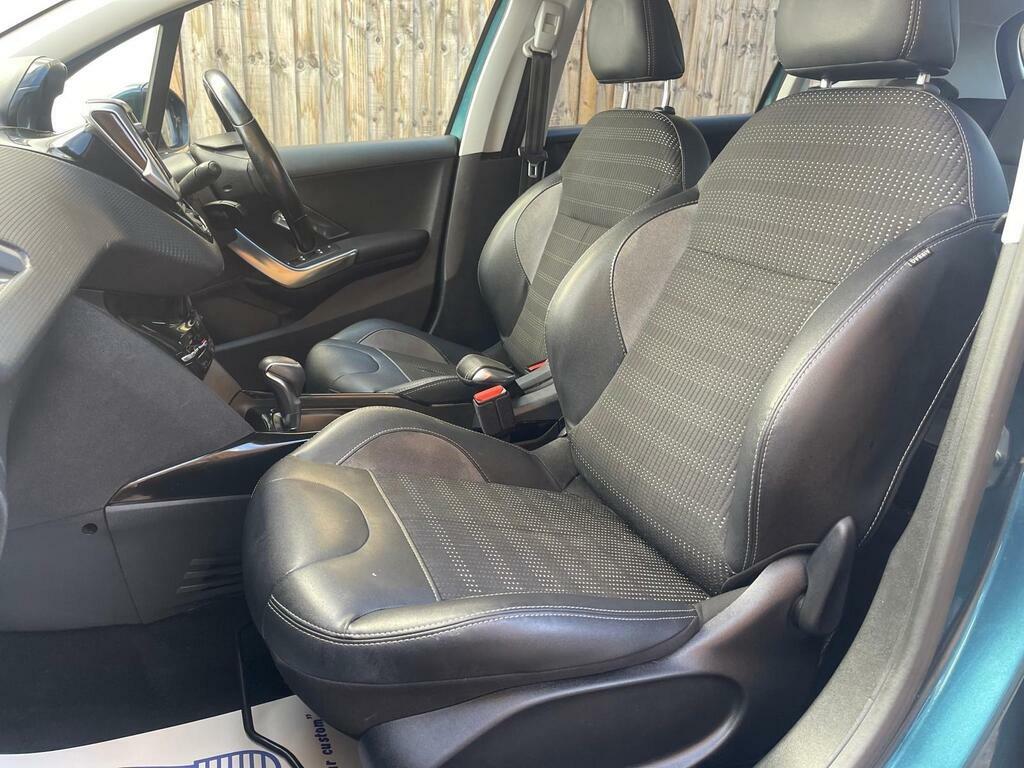 Peugeot 2008 1.2 Puretech Allure Red #16