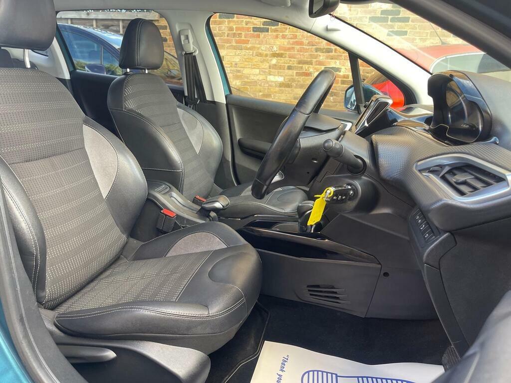 Peugeot 2008 1.2 Puretech Allure Red #19