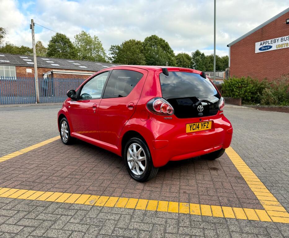 Toyota Aygo Hatchback Silver #7