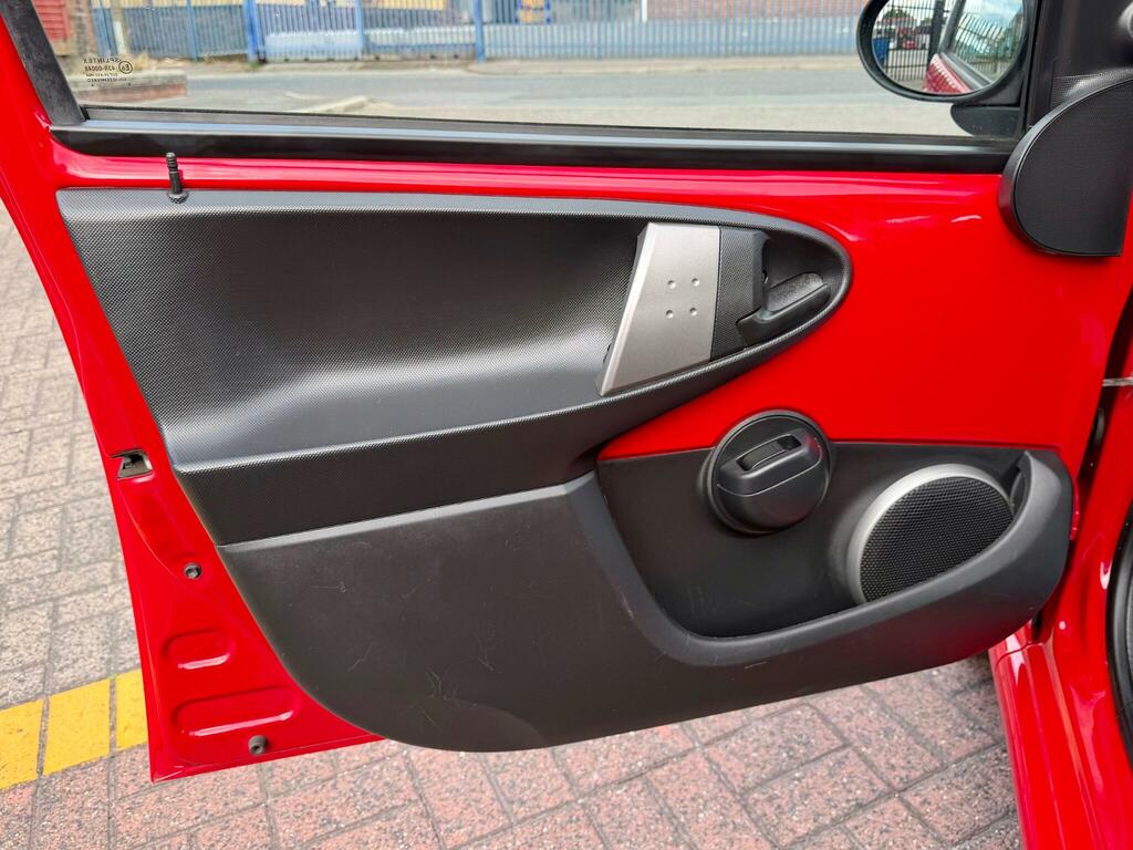 Toyota Aygo Hatchback Silver #34