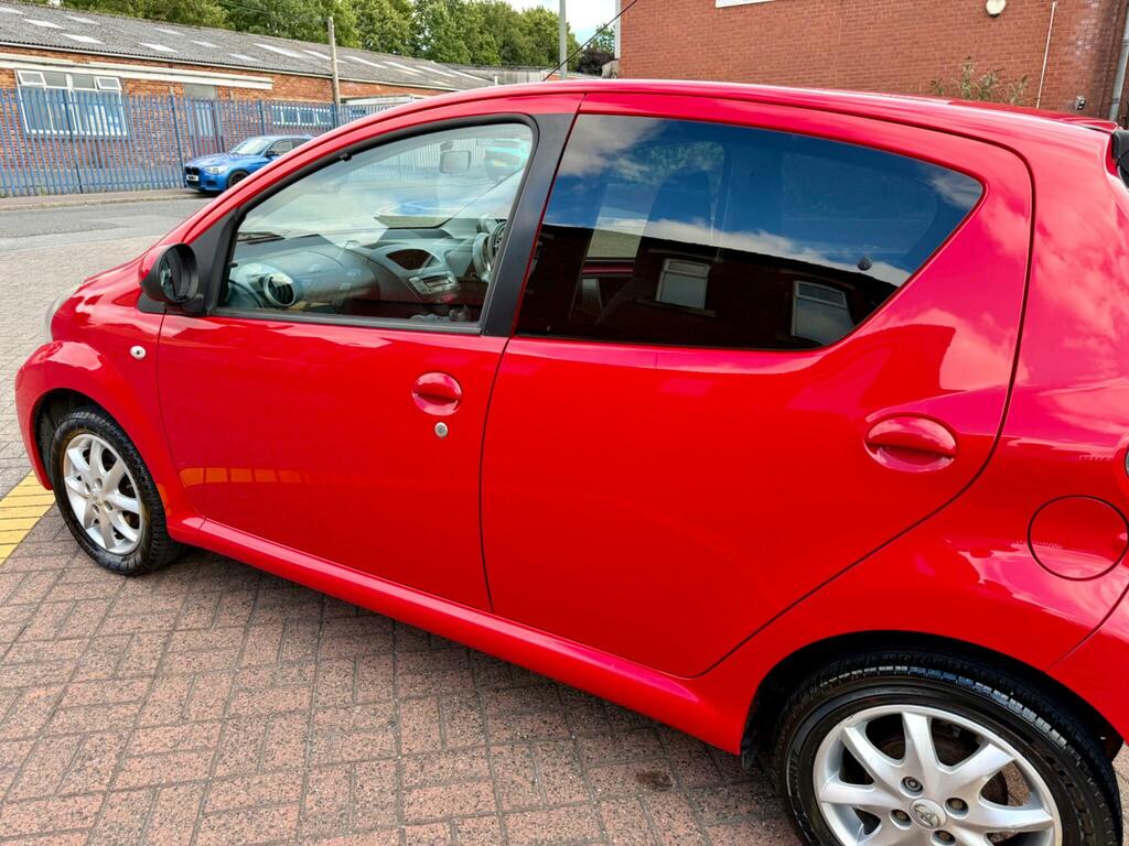 Toyota Aygo Hatchback Silver #18