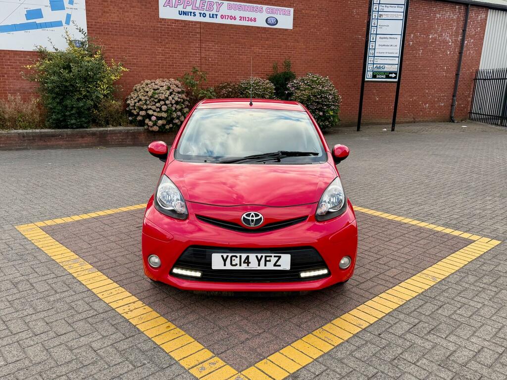 Toyota Aygo Hatchback Silver #10