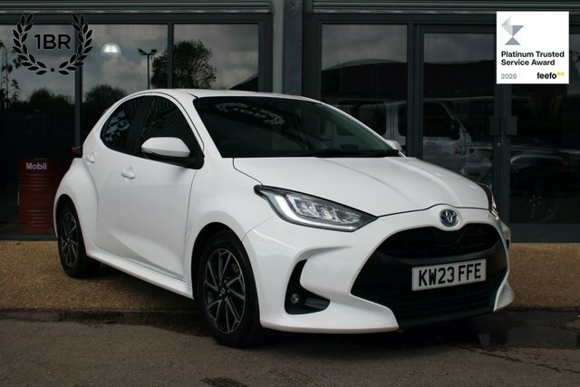 Toyota Yaris 1.5 Vvt-h Design Hatchback Hybrid E-cvt White