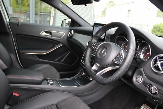 Mercedes-Benz GLA Class 1.6 Gla200 Amg Line Executive Suv 7G- HK18VTM White #6