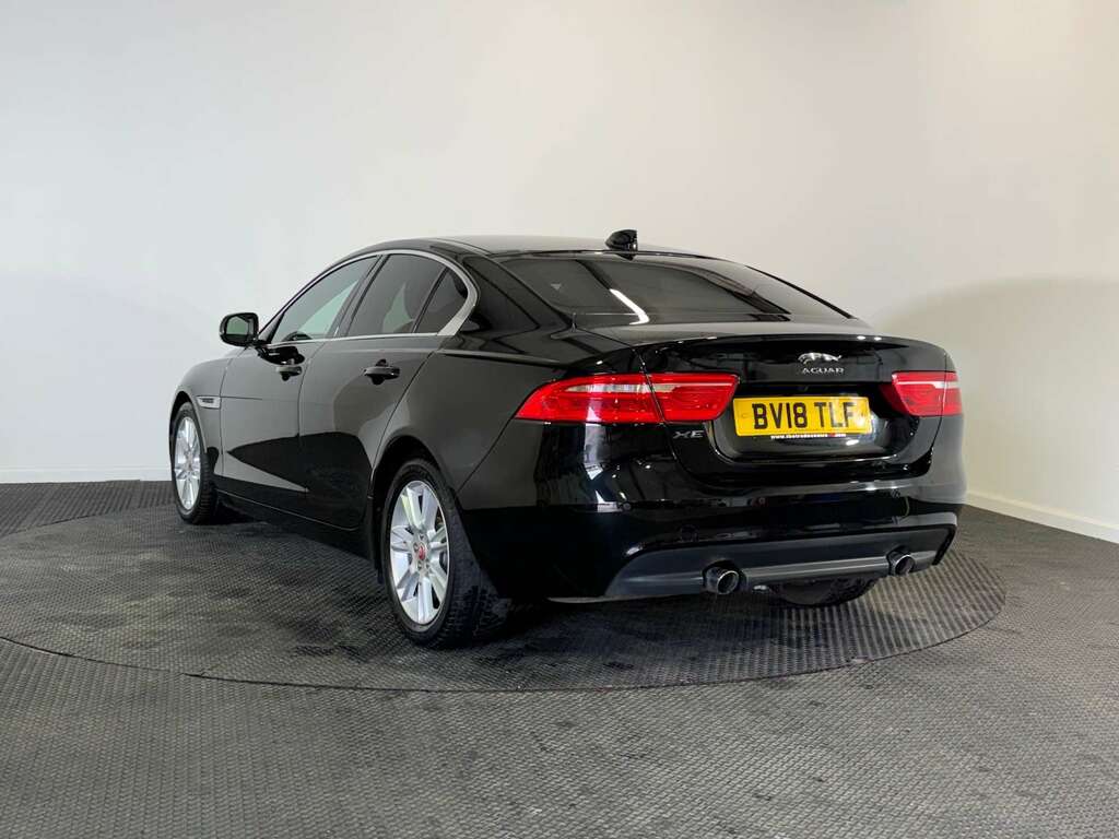 Jaguar XE 2.0I Prestige Saloon Euro 6 Ss BV18TLF Black #4