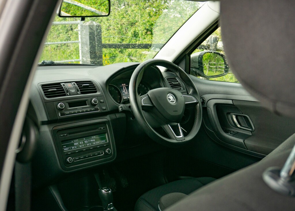 Skoda Fabia 1.2 Tsi Elegance 2013 VN63HMJ Beige #4
