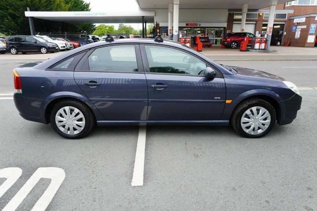 Vauxhall Vectra  Silver #8