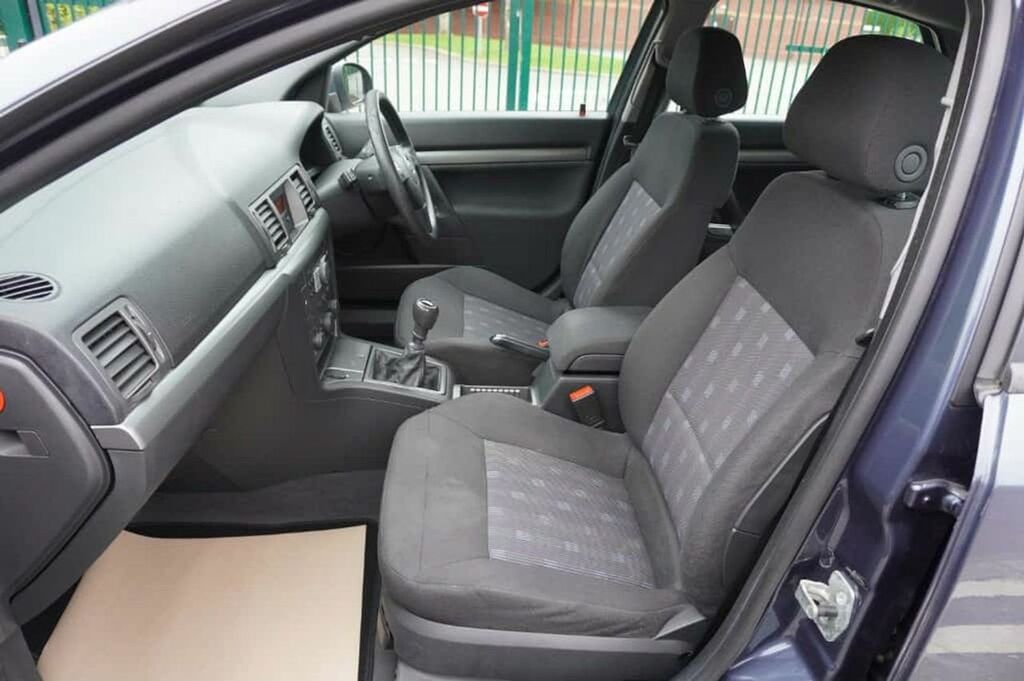 Vauxhall Vectra  Silver #15