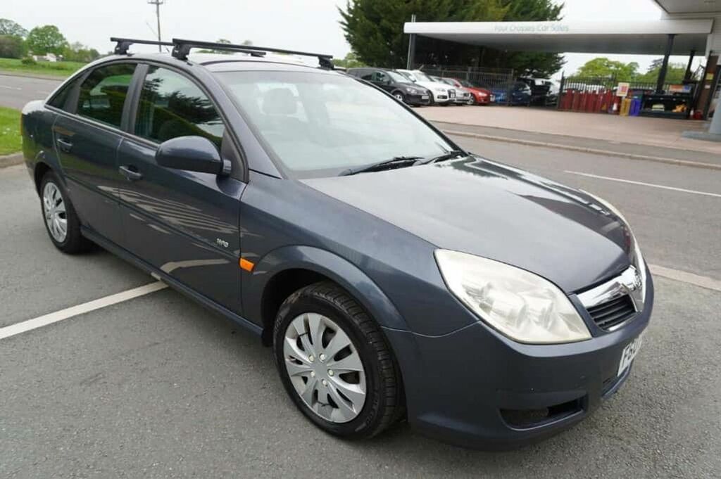 Vauxhall Vectra  Silver #1