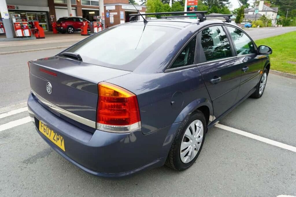 Vauxhall Vectra  Silver #7