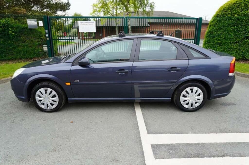 Vauxhall Vectra  Silver #4