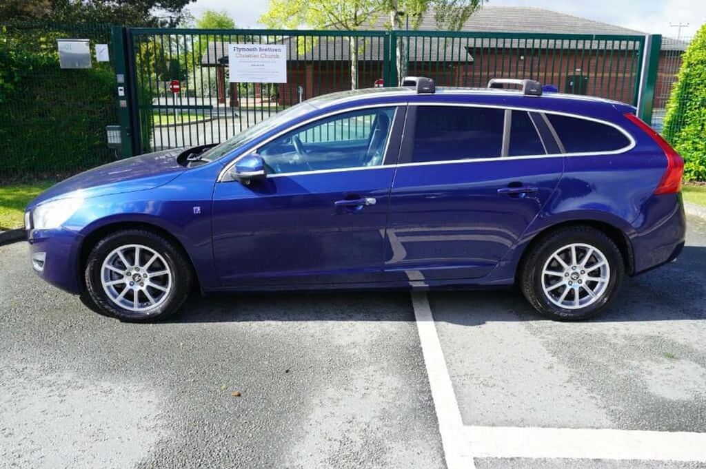 Volvo V60 T4 Ocean Race 1.6 23890 Miles Blue #4