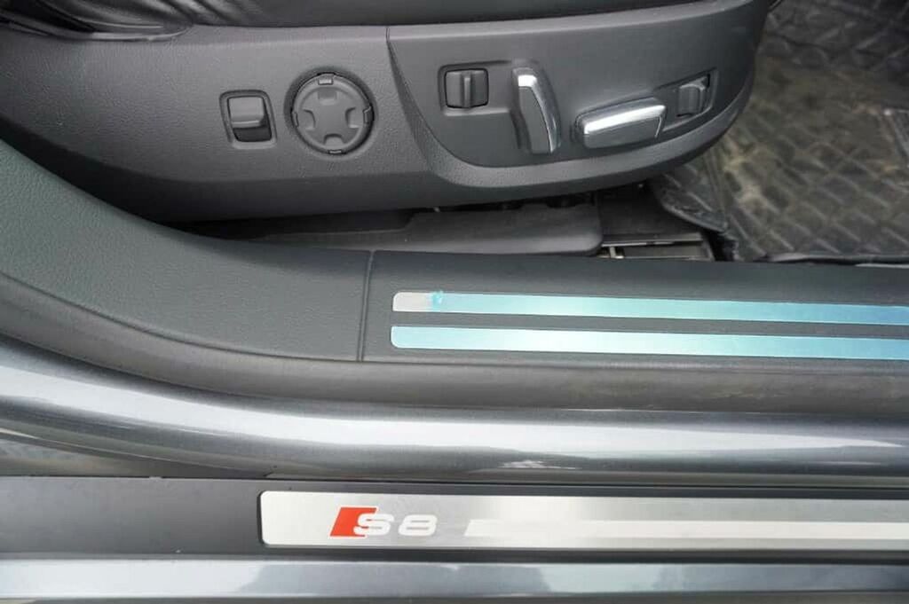 Audi S8 Audi S8 5.2 V10 Quattro. Black 2010 Black #21