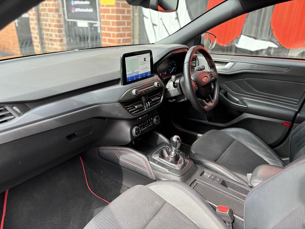 Ford Focus 2019 1.0T Ecoboost St-line X Hatchback AV69OYY Black #4