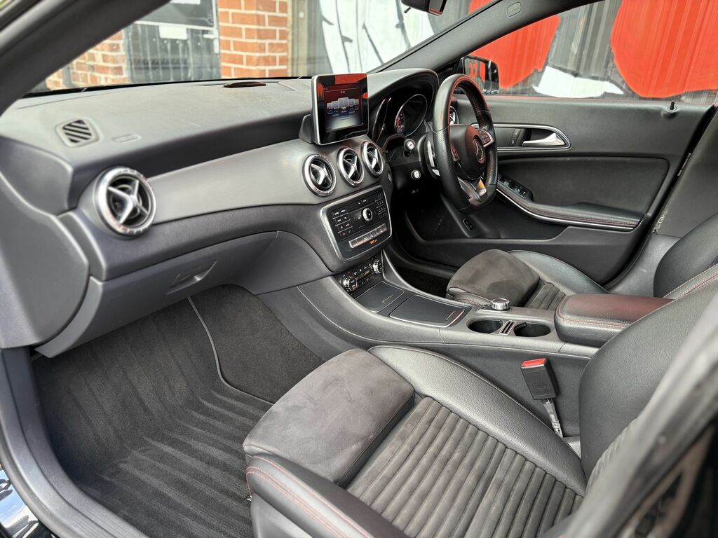 Mercedes-Benz CLA Class 2018 2.1 Cla220d Amg Line Coupe 7G-dct GX18JKU Black #4
