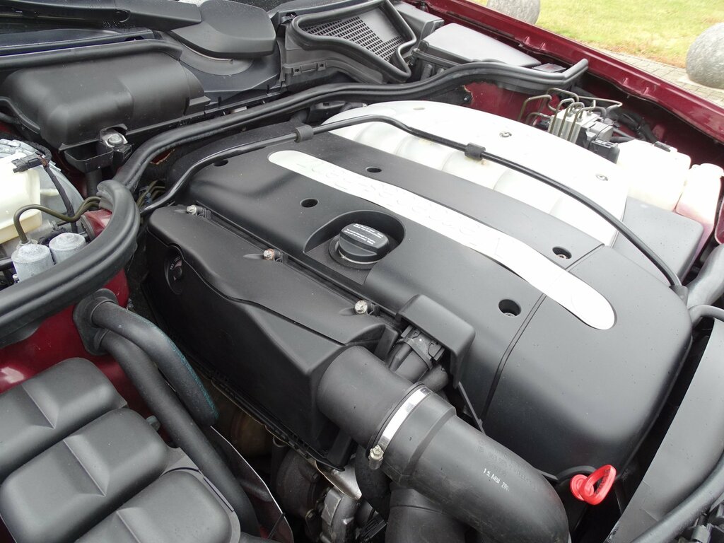 Mercedes-Benz E Class E320 V6 5-Door Black #48