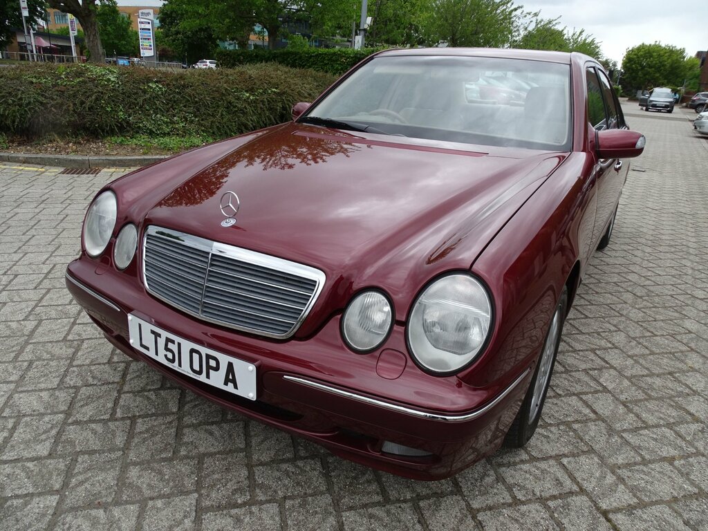 Mercedes-Benz E Class E320 V6 5-Door Black #17