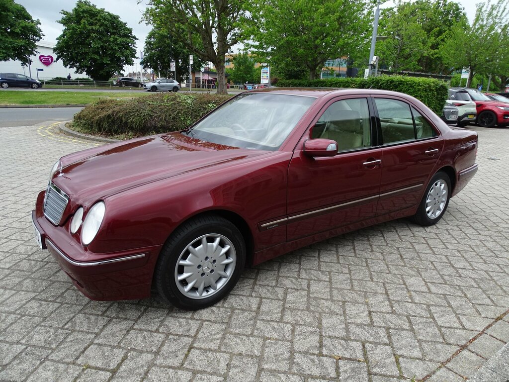 Mercedes-Benz E Class E320 V6 5-Door Black #14