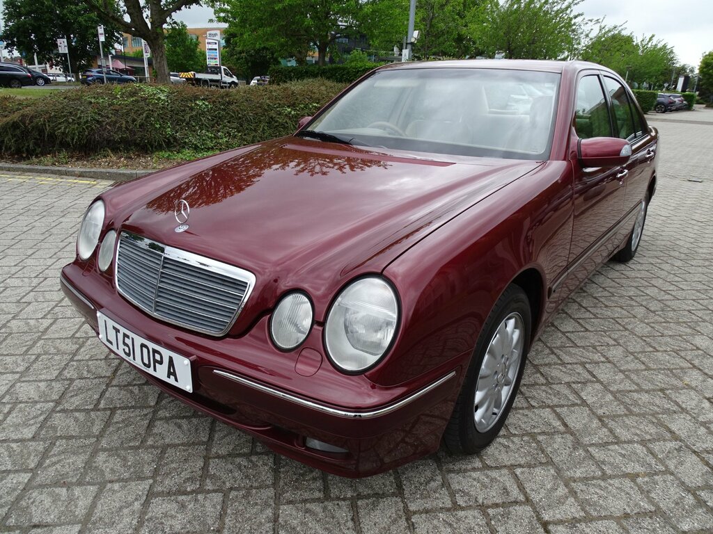 Mercedes-Benz E Class E320 V6 5-Door Black #16