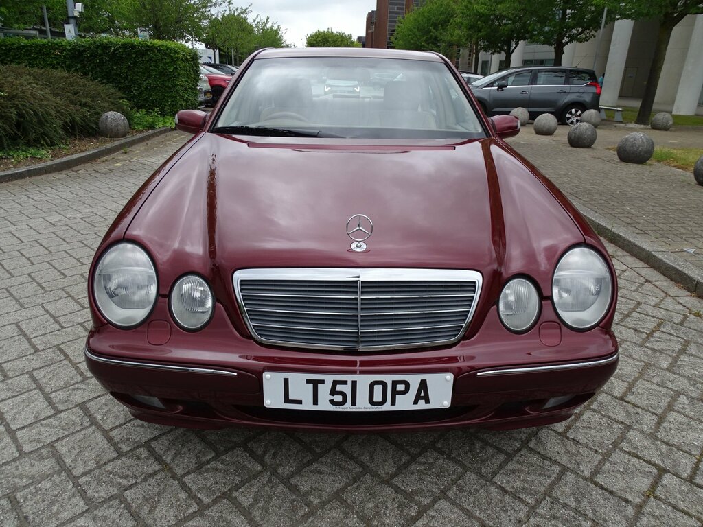 Mercedes-Benz E Class E320 V6 5-Door Black #18
