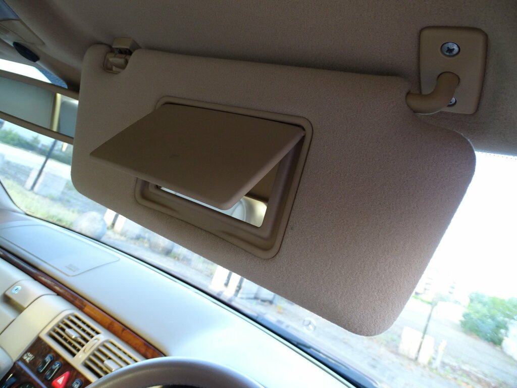 Mercedes-Benz E Class E320 V6 5-Door Black #36