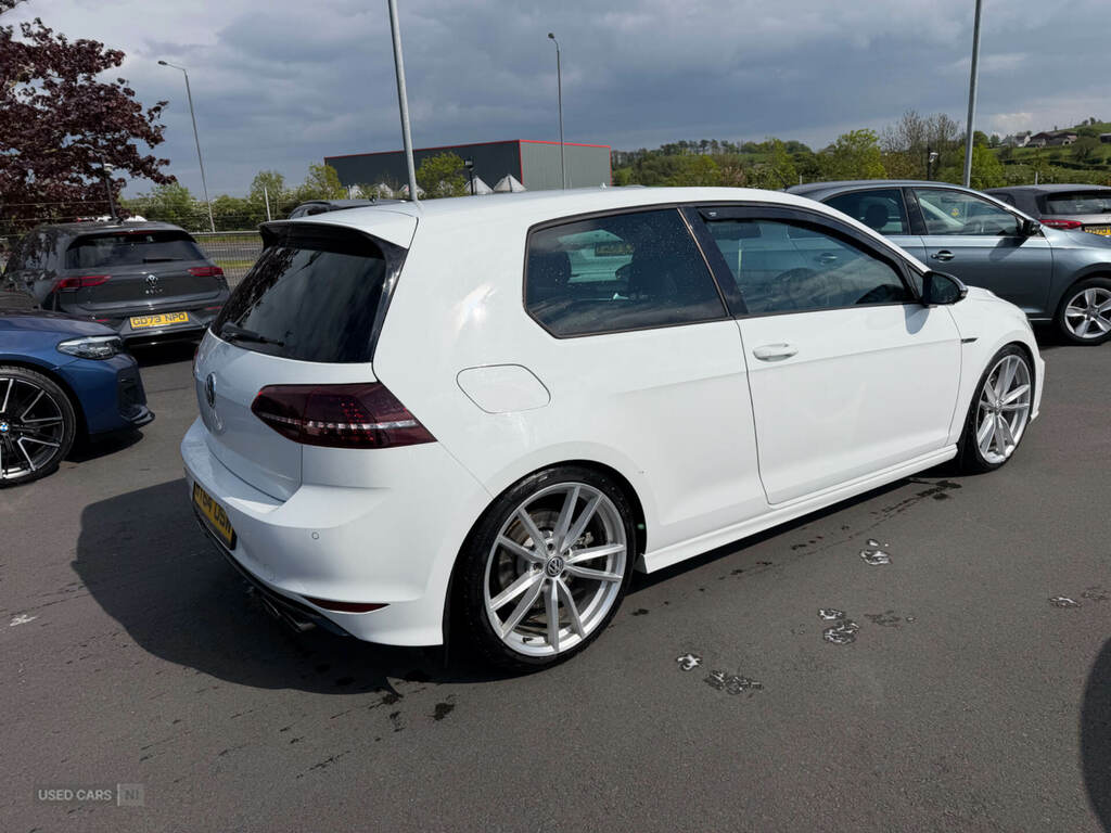 Volkswagen Golf 2.0 Tsi R BT64OSW White #4