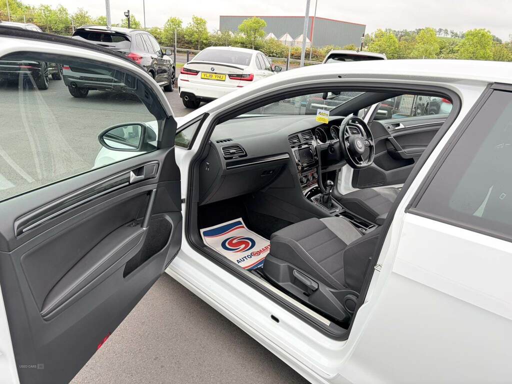 Volkswagen Golf 2.0 Tsi R BT64OSW White #6