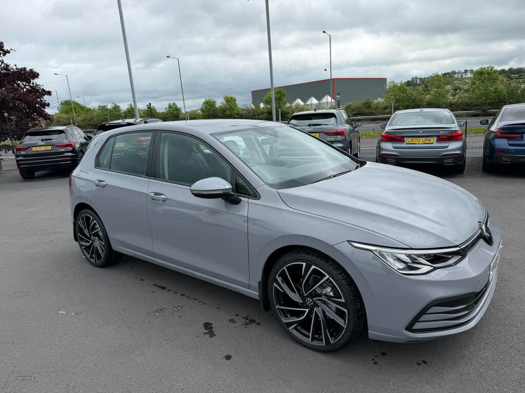 Volkswagen Golf 1.5 Tsi Life YF23ZXE Grey #2