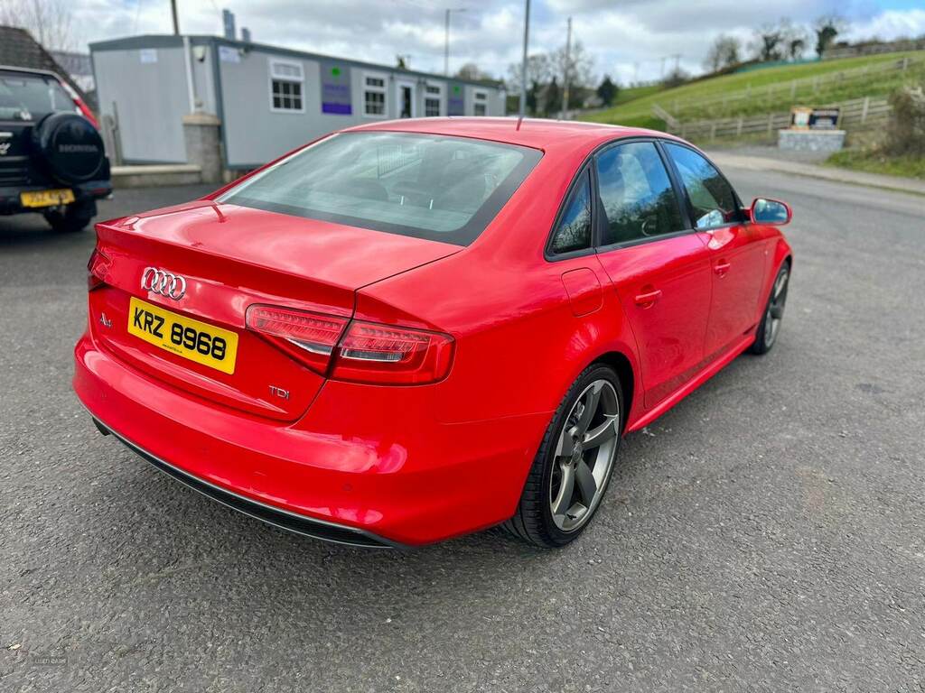 Audi A4 2.0 Tdi 150 Black Edition KRZ8968 Red #3