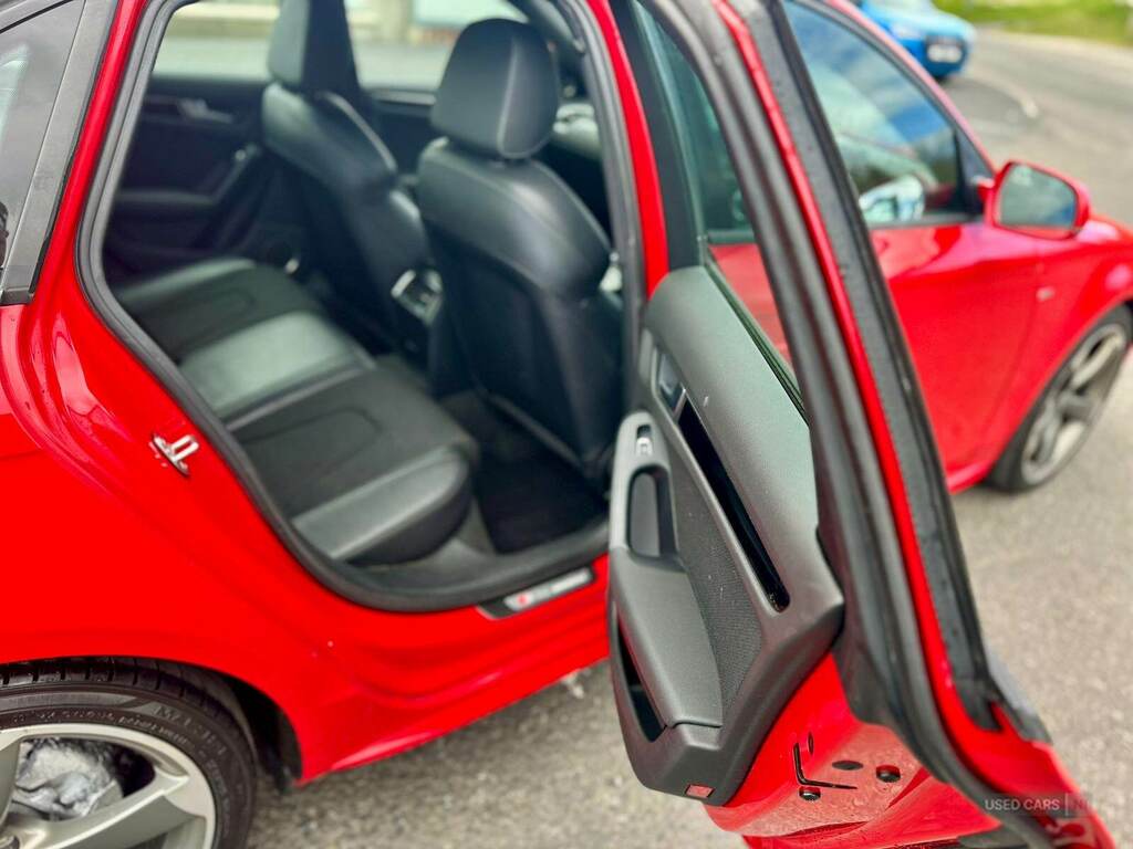 Audi A4 2.0 Tdi 150 Black Edition KRZ8968 Red #4