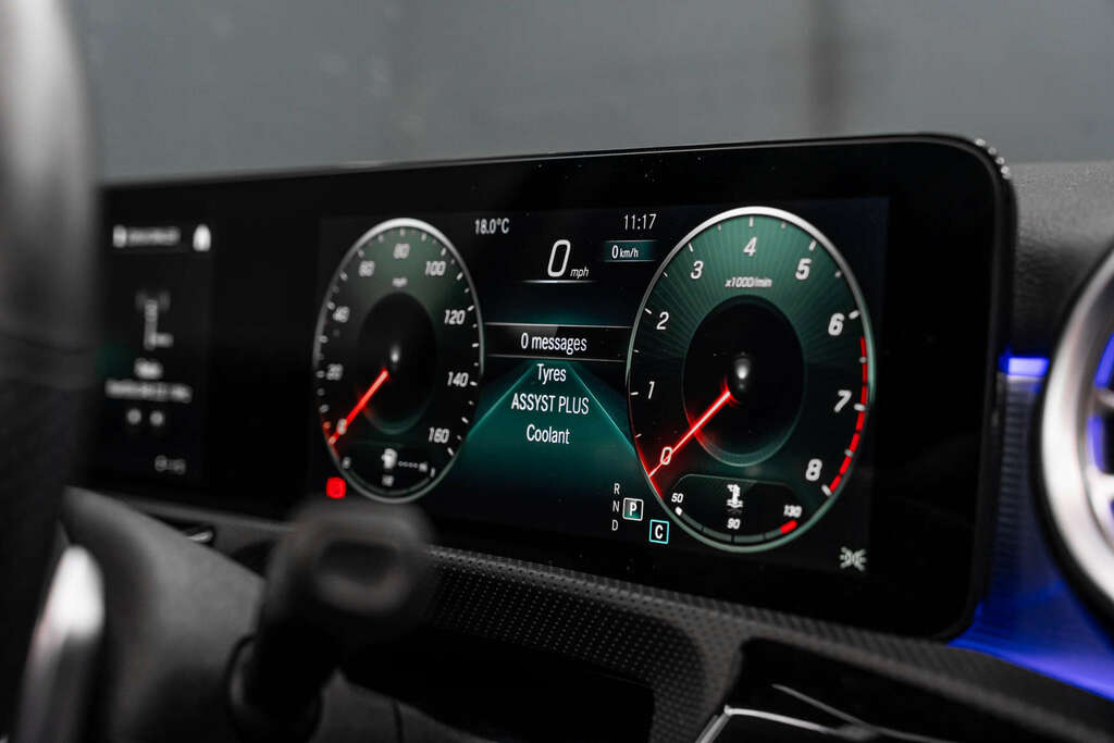 Mercedes-Benz A Class Amg Line Premium Plus Night Edition FY72TWG #6