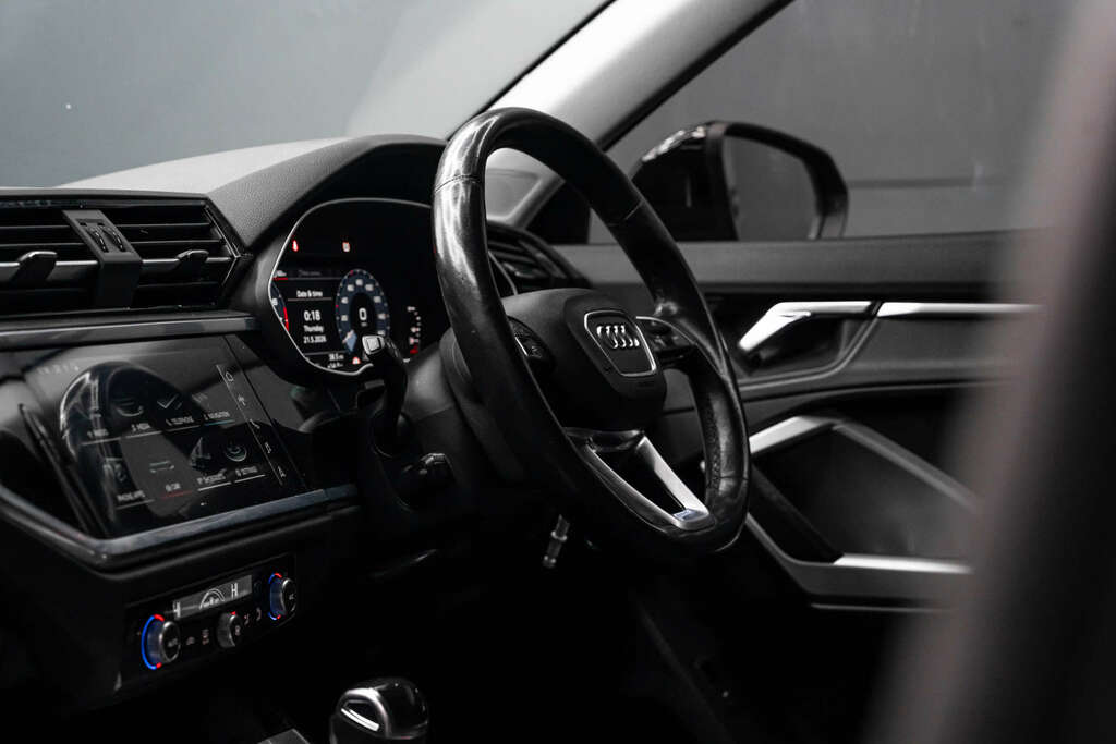 Audi Q3 Sportback 35 Tfsi Mhev Sport BT70UZO #2