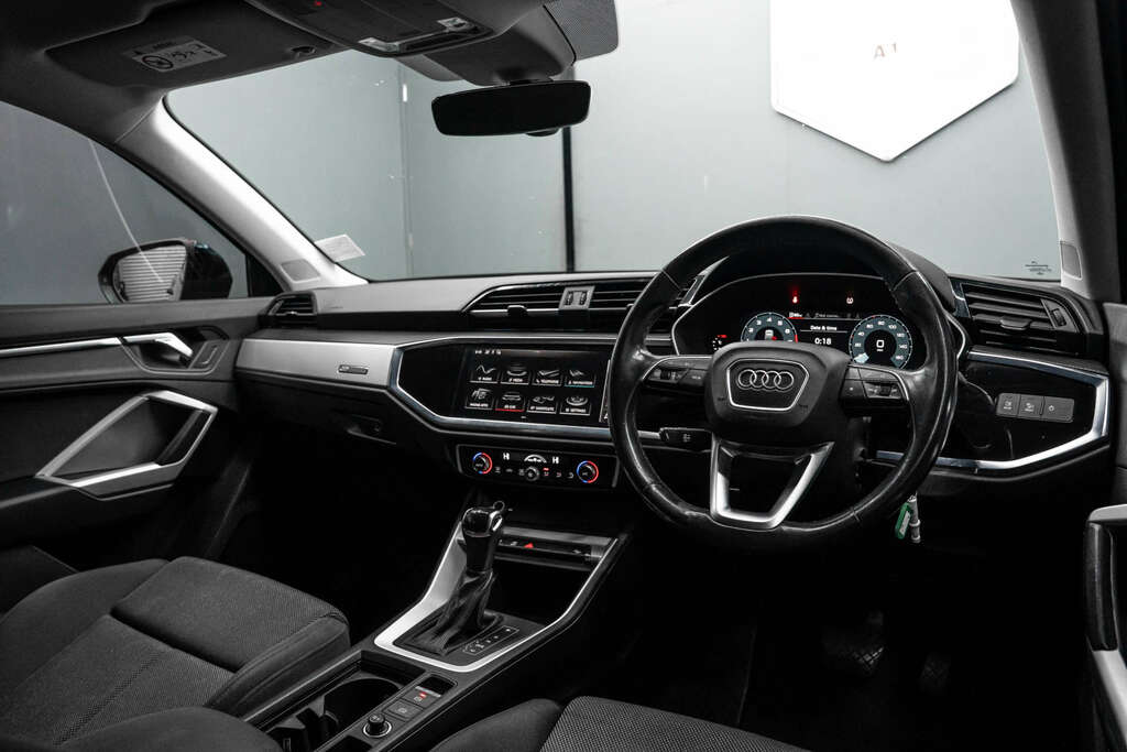 Audi Q3 Sportback 35 Tfsi Mhev Sport BT70UZO #4