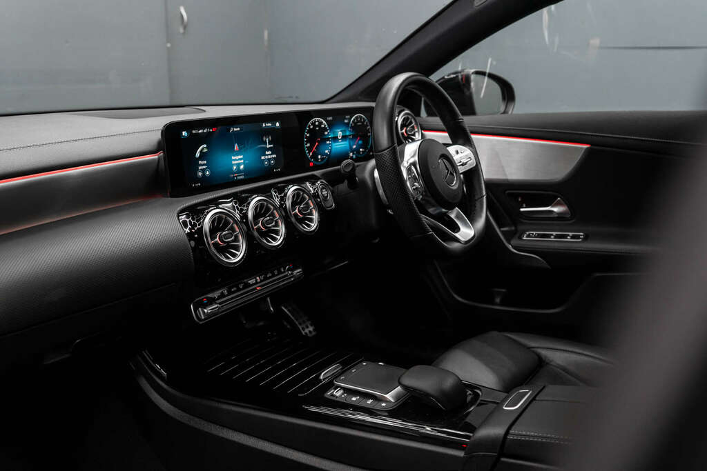 Mercedes-Benz 250 Cla Amg Line Premium Plus Night Edition E  #4