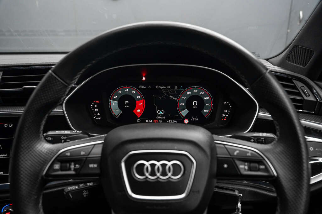Audi Q3 Sportback 35 Tfsi Mhev Black Edition YH22XAD #6