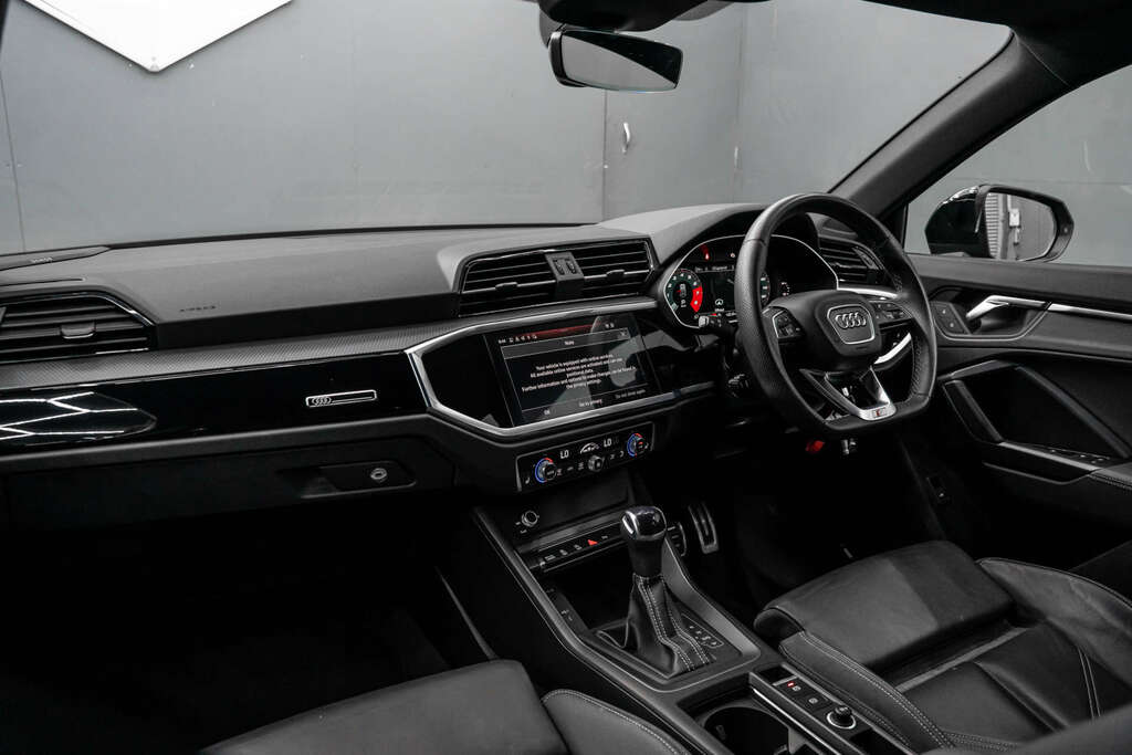 Audi Q3 Sportback 35 Tfsi Mhev Black Edition YH22XAD #4