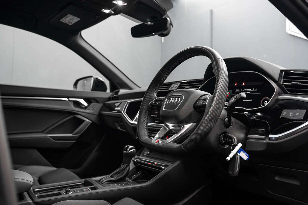 Audi Q3 Black Edition 35 Tfsi EA25VYL #2